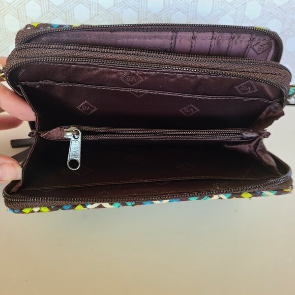 VERA BRADLEY RFID Wristlet /Crossbody RAIN FOREST - No Shoulder Strap - Retired - Picture 8 of 8